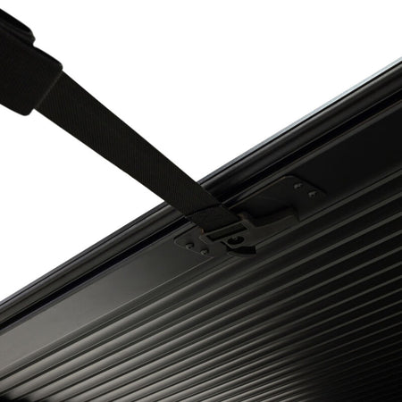 Westin 19-26 GM Silverado/Sierra 2500/3500 6ft 6in Bed Manual Retractable Tonneau Cover - Black