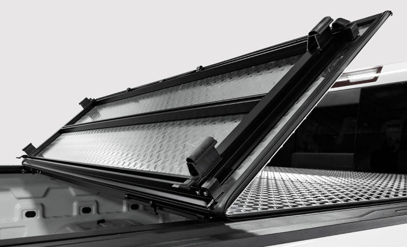 Access LOMAX Tri-Fold Cover 04-14 Ford F-150 5ft 6in Bed