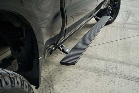 Body Armor 4x4 19-24 GM 1500/2500/3500 Crew Cab (Excl. Classic) E-Power Board Steps - Black