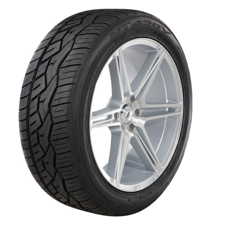 NT420V 305/40R22 114H XL 31.6
