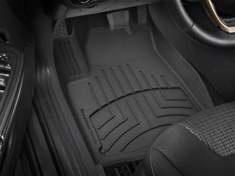 WeatherTech 15+ Jeep Cherokee (No Bump In Front of Dead Pedal) Front FloorLiner HP - Black